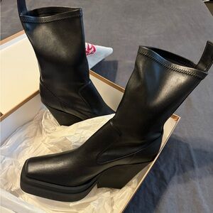 GIABORGHINI
Black Gia 15 Boots
